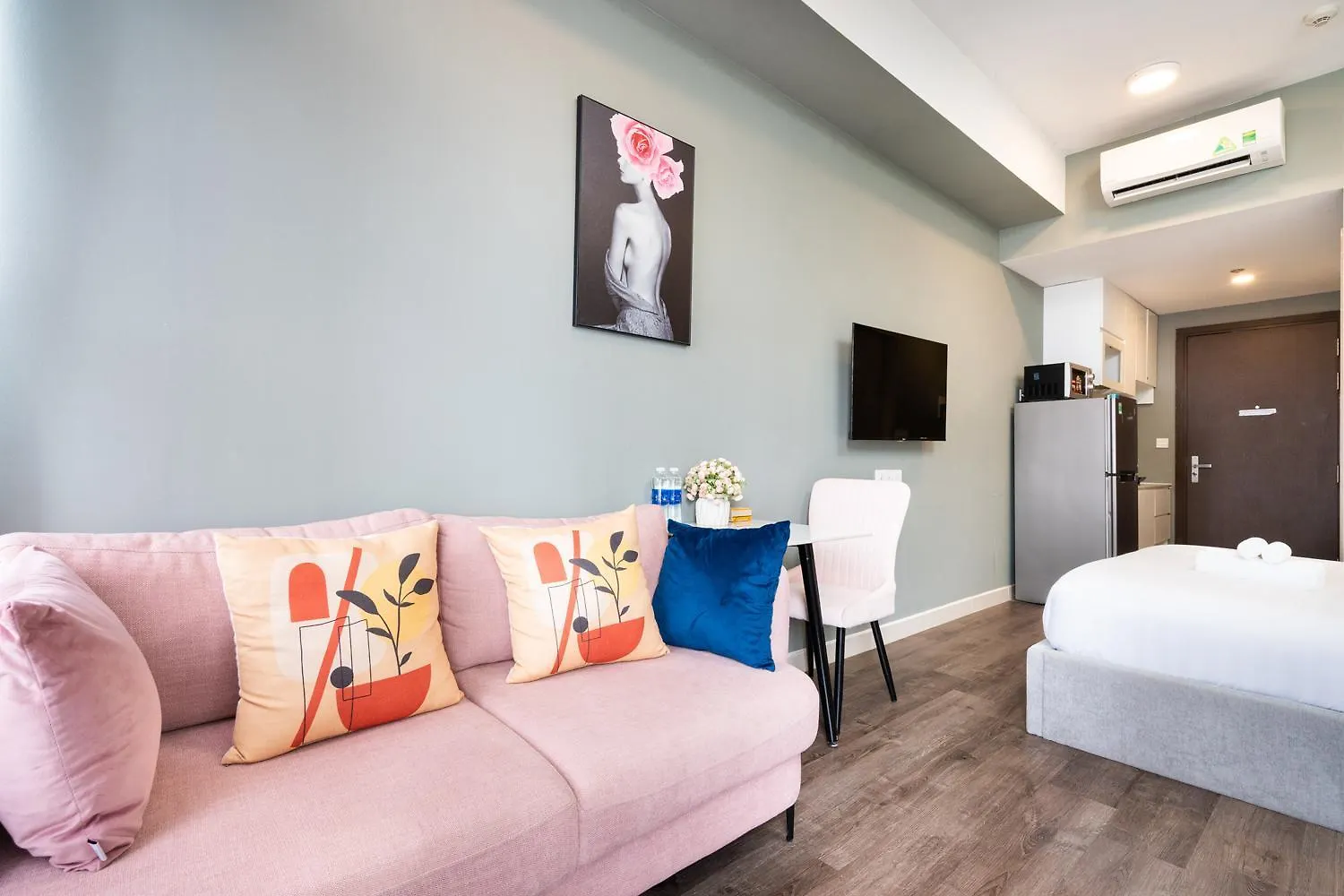 Hotel Yo'S Homes Rivergate Apartment Infinity Pool Near District 1 Ho Chi Minh City Vietnam