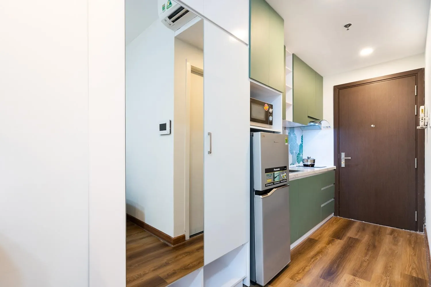 Yo'S Homes Rivergate Apartment Infinity Pool Near District 1 Ho Chi Minh City Vietnam